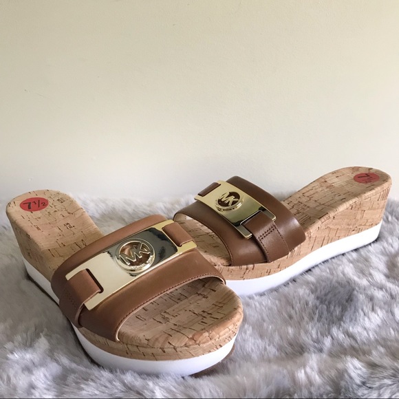 Michael Kors Warren Platform Sandal - Picture 2 of 6